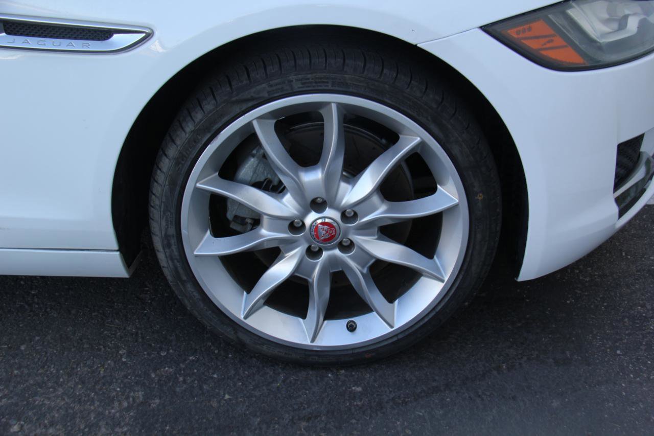 Used 2016 Jaguar XF Prestige RWD image 33