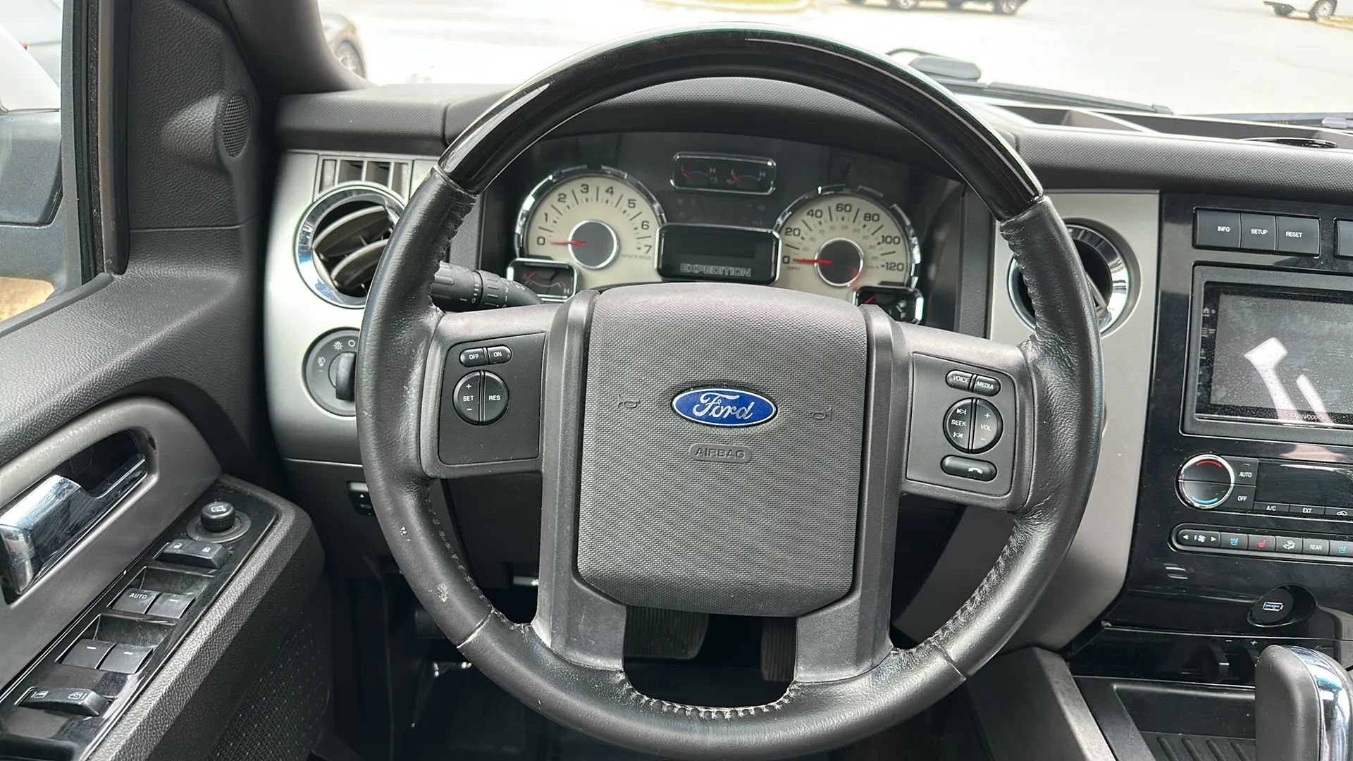 Used 2013 Ford Expedition EL Limited image 32