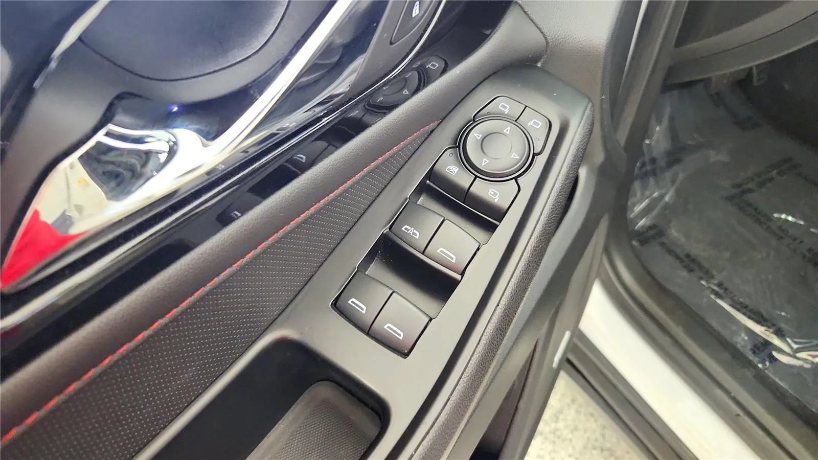 Used 2023 Chevrolet Traverse RS FWD image 30