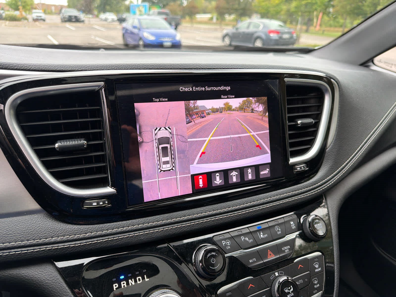 Used 2021 Chrysler Pacifica Limited w/ Uconnect Theater Family Group AWD/4WD image 11