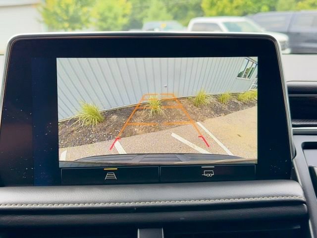 Used 2022 Chevrolet Tahoe Premier AWD/4WD image 21
