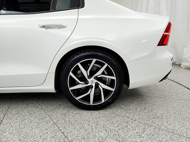 Used 2019 Volvo S60 T6 Momentum w/ Multimedia Package image 26