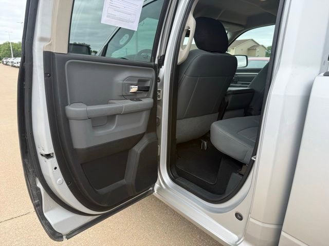 Used 2016 RAM 1500 Classic SLT AWD/4WD image 18