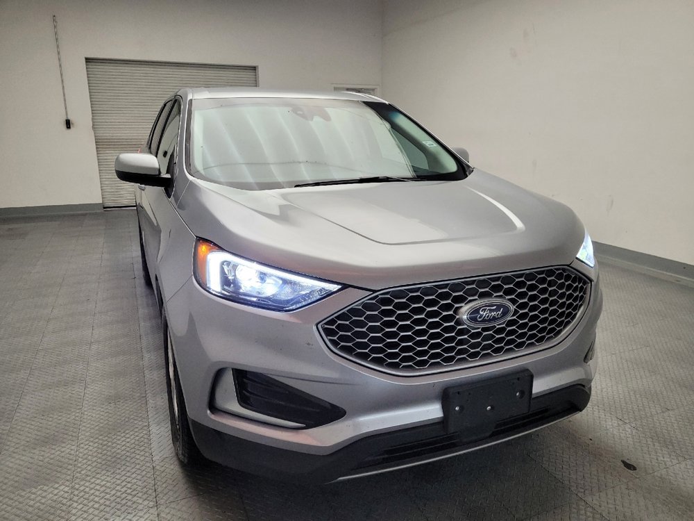 Used 2023 Ford Edge SEL image 14