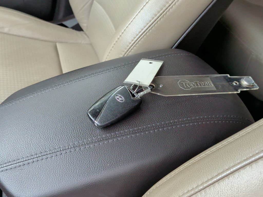 Used 2013 Hyundai Santa Fe Sport 2.0T FWD image 28