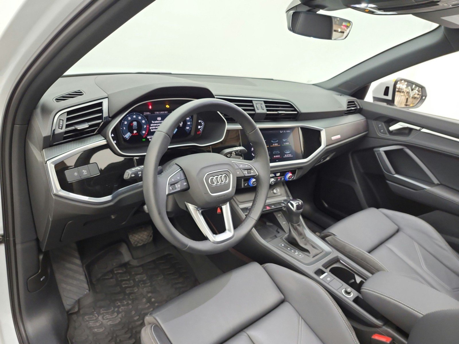 Used 2022 Audi Q3 2.0T Premium Plus AWD/4WD image 9