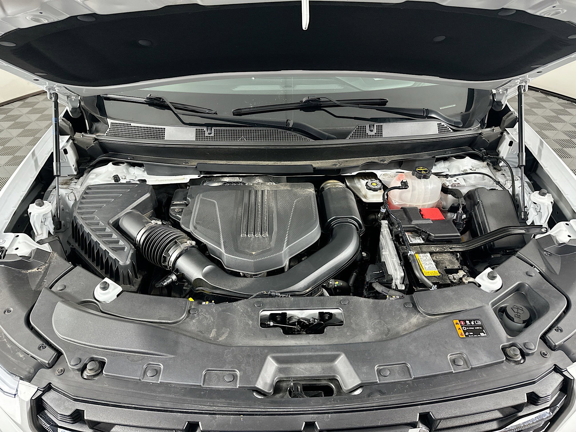 Used 2025 GMC Acadia Elevation image 35