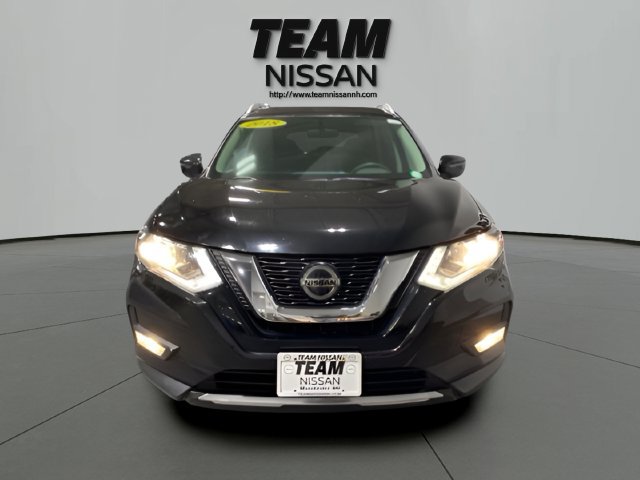 Used 2018 Nissan Rogue SV AWD/4WD image 2