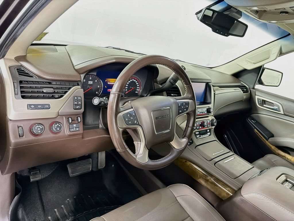Used 2016 GMC Yukon Denali w/ Open Road Package AWD/4WD image 10
