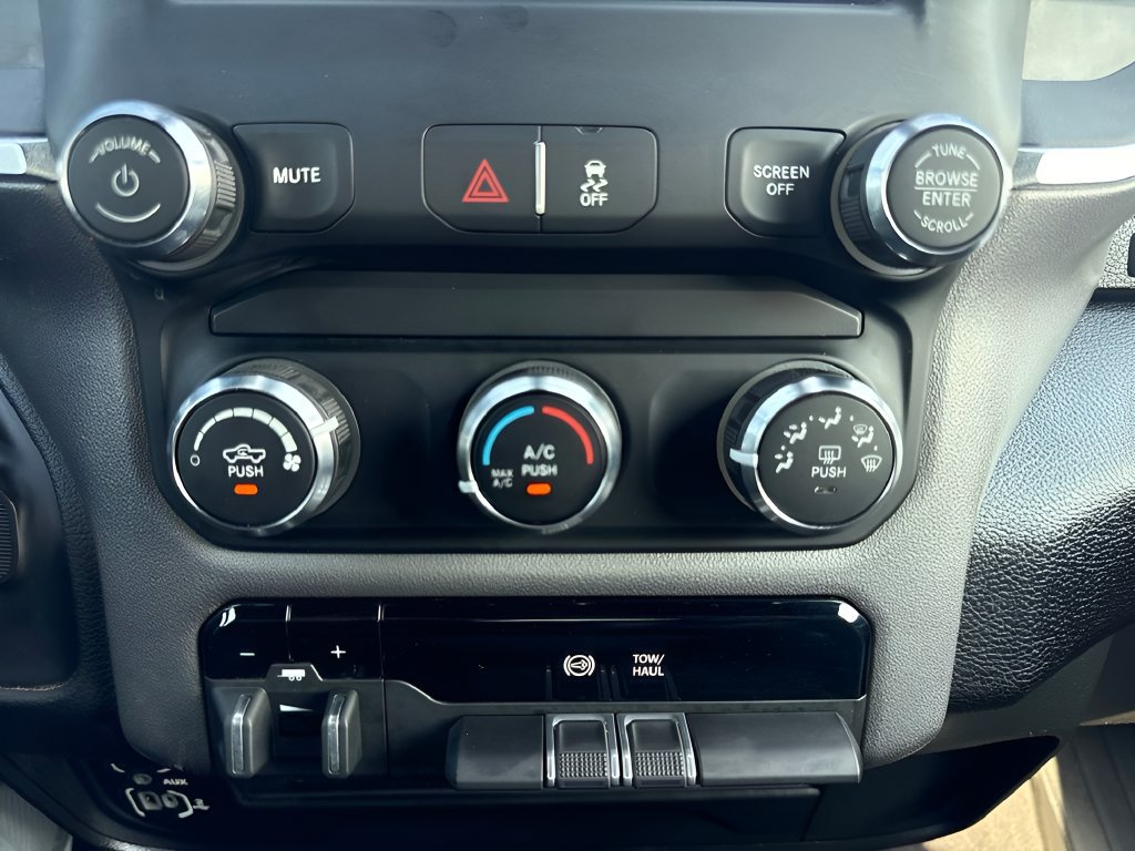 Used 2024 RAM 2500 Big Horn AWD/4WD image 16