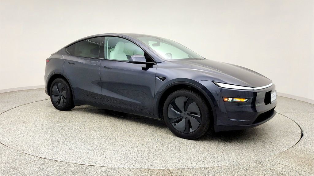 Used 2026 Tesla Model Y 2WD image 3