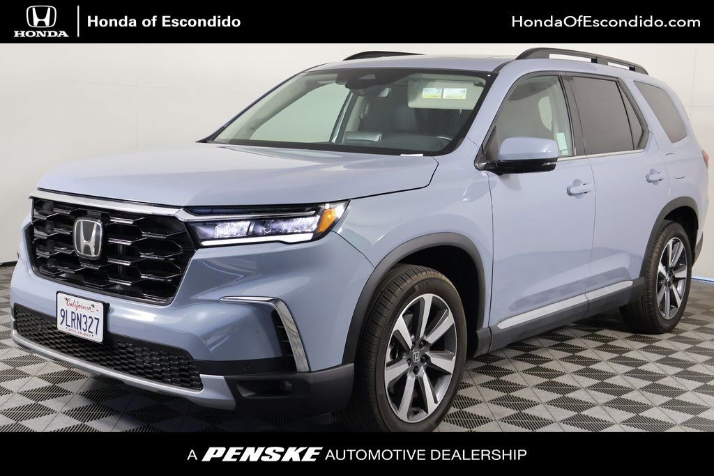Used 2024 Honda Pilot Touring image 1