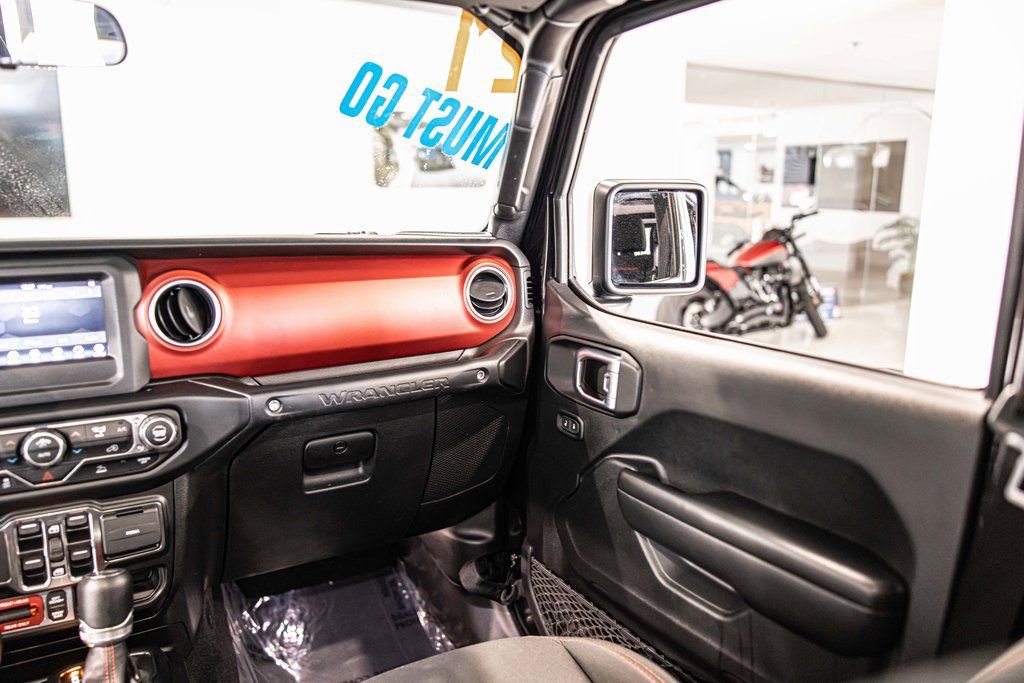 Used 2021 Jeep Wrangler Unlimited Rubicon AWD/4WD image 36