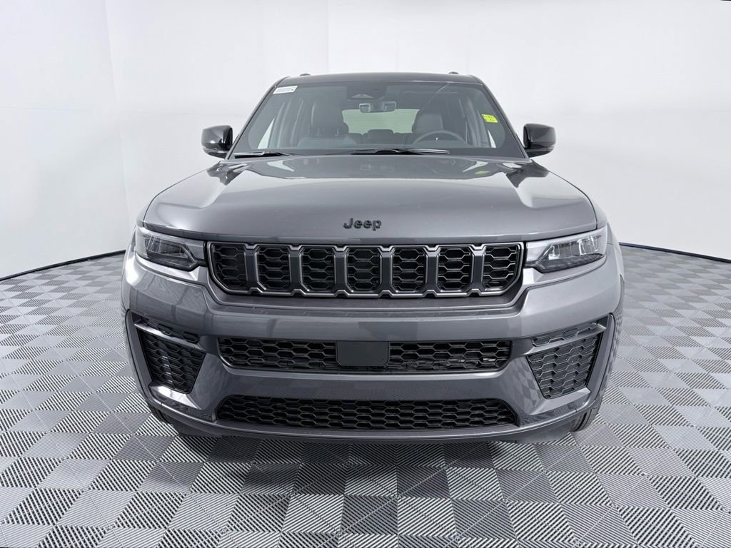 New 2026 Jeep Grand Cherokee Altitude image 3