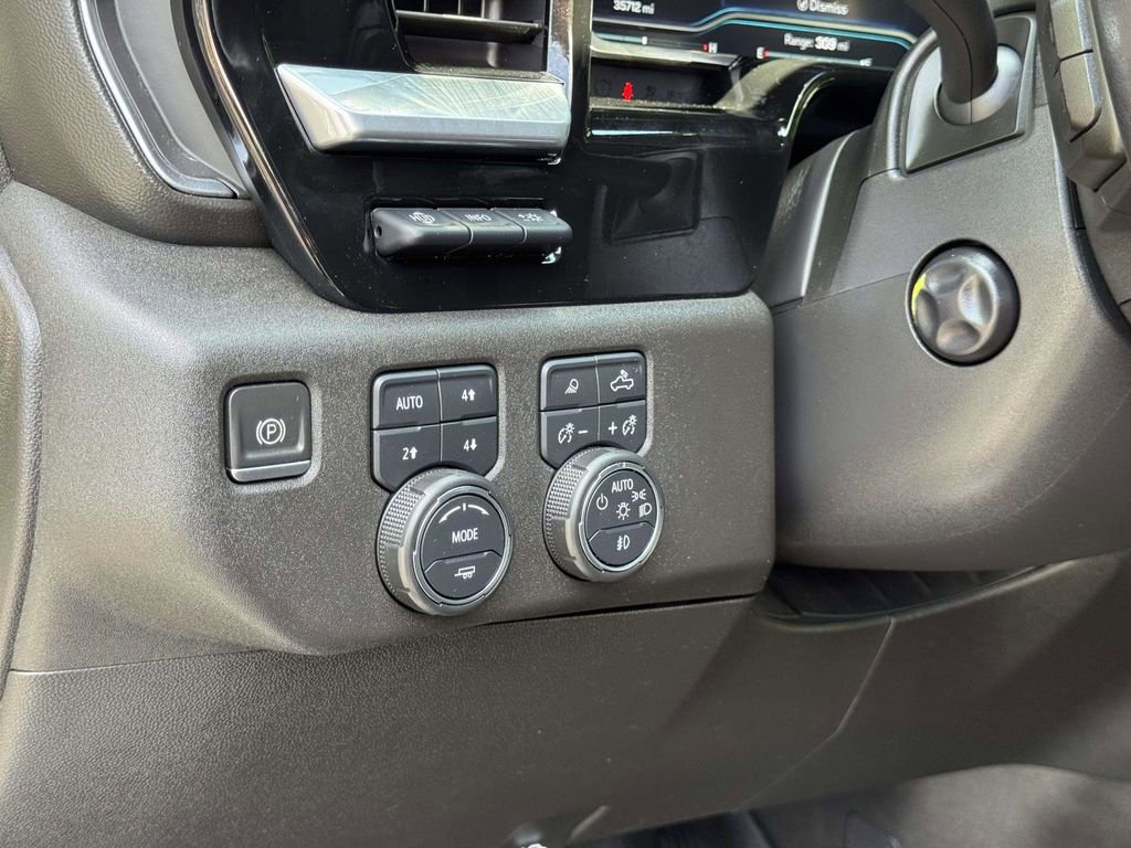 Used 2022 Chevrolet Silverado 1500 High Country w/ High Country Premium Package AWD/4WD image 10