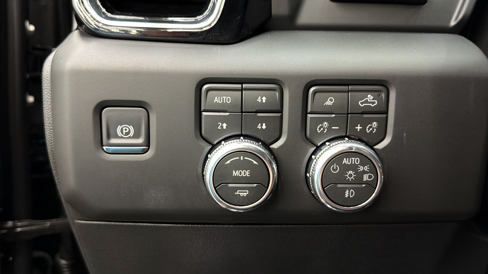 Used 2026 GMC Sierra 2500 Denali Ultimate w/ Max Trailering Package AWD/4WD image 31