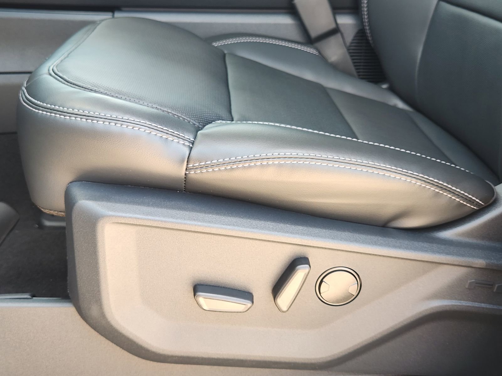 New 2026 Ford Expedition Max Platinum image 22