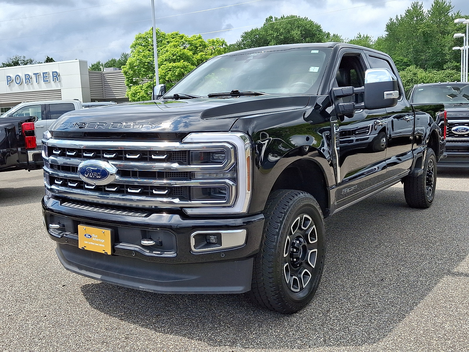 Used 2024 Ford F250 Platinum w/ FX4 Off-Road Package AWD/4WD image 4