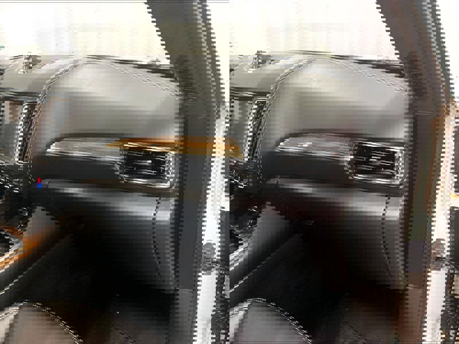 Used 2018 Maserati Levante GranLusso image 13