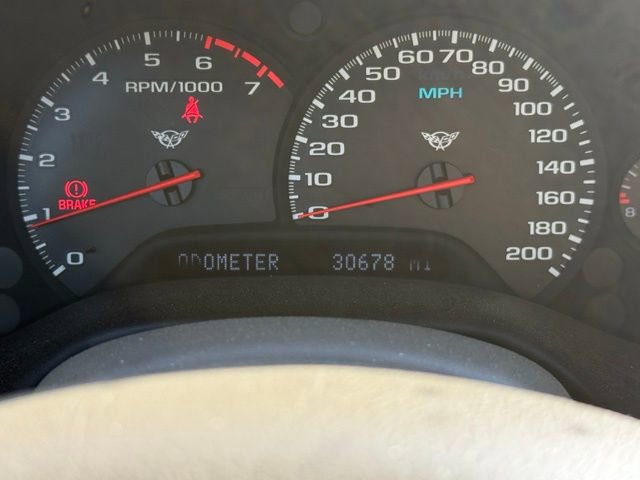 Used 2004 Chevrolet Corvette Convertible w/ Preferred Equipment Group RWD image 9