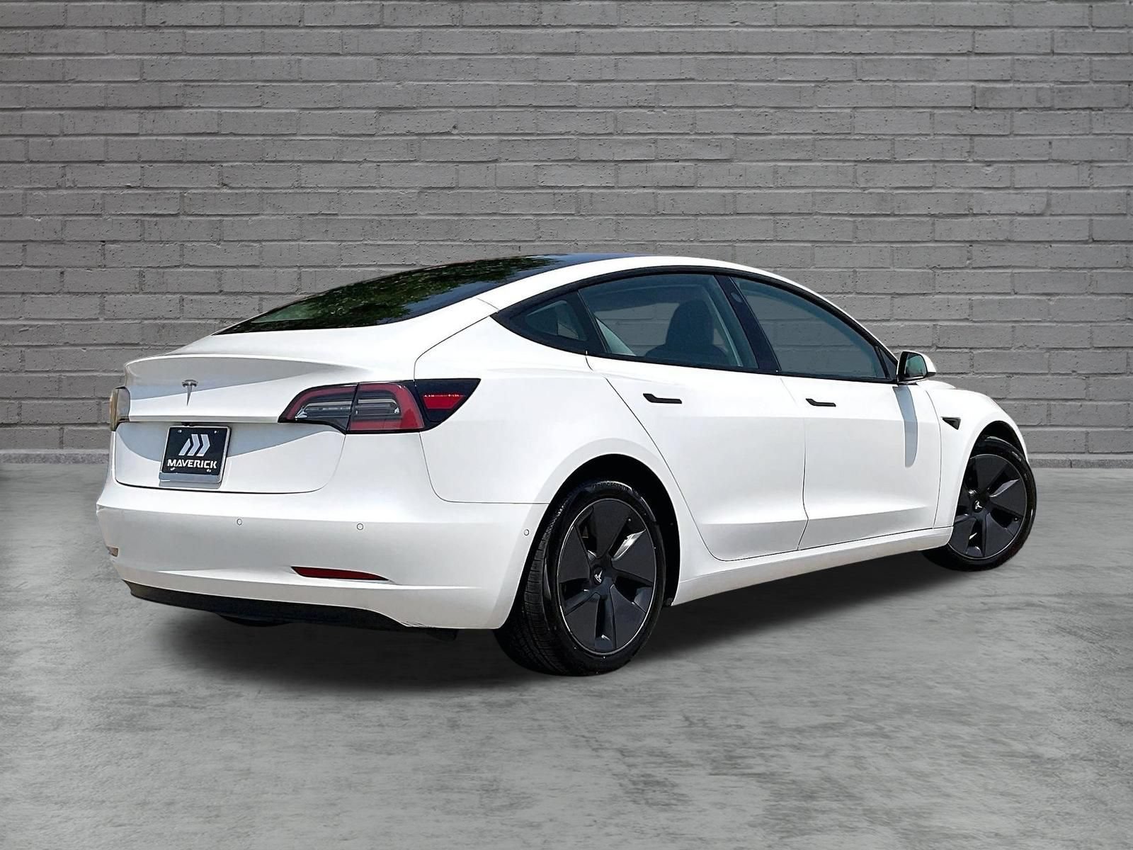 Used 2021 Tesla Model 3 Standard Range Plus RWD video 5