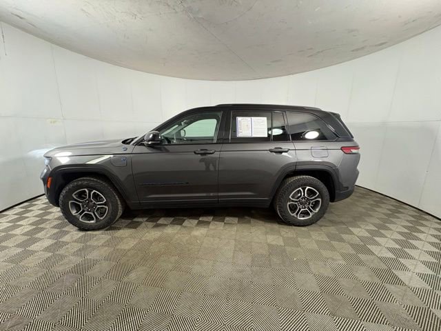 Used 2022 Jeep Grand Cherokee Trailhawk w/ Luxury Tech Group III image 3