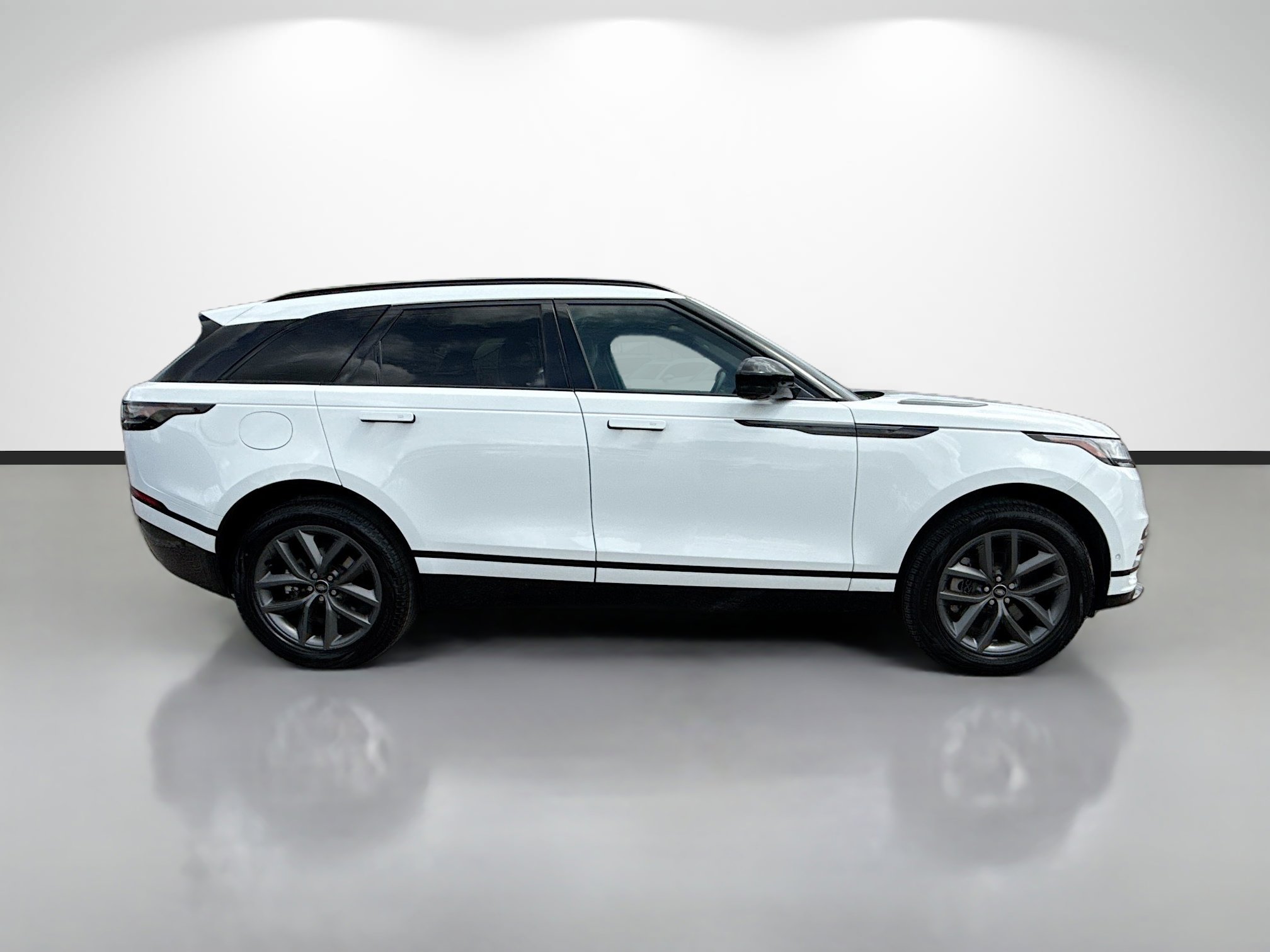 Used 2026 Land Rover Range Rover Velar Dynamic SE image 6