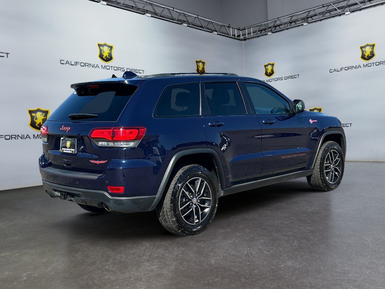 Used 2018 Jeep Grand Cherokee Trailhawk w/ Trailhawk Luxury Group AWD/4WD image 5