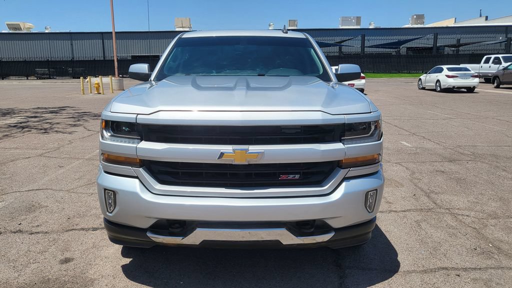 Used 2018 Chevrolet Silverado 1500 LT w/ All Star Edition AWD/4WD image 3
