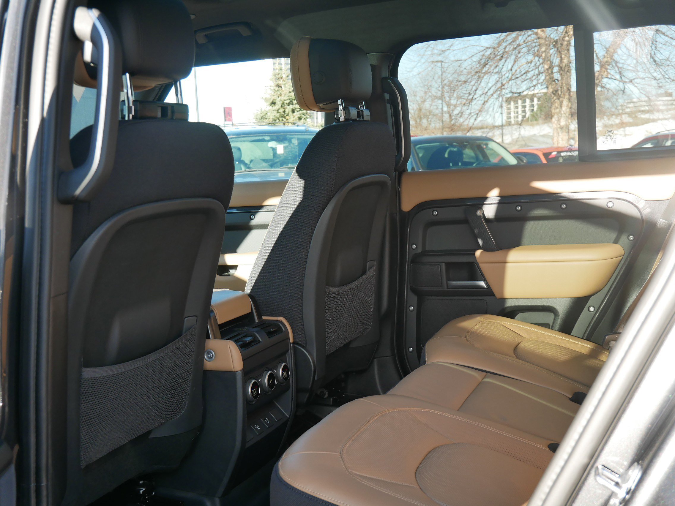 Certified 2025 Land Rover Defender 110 V8 image 16