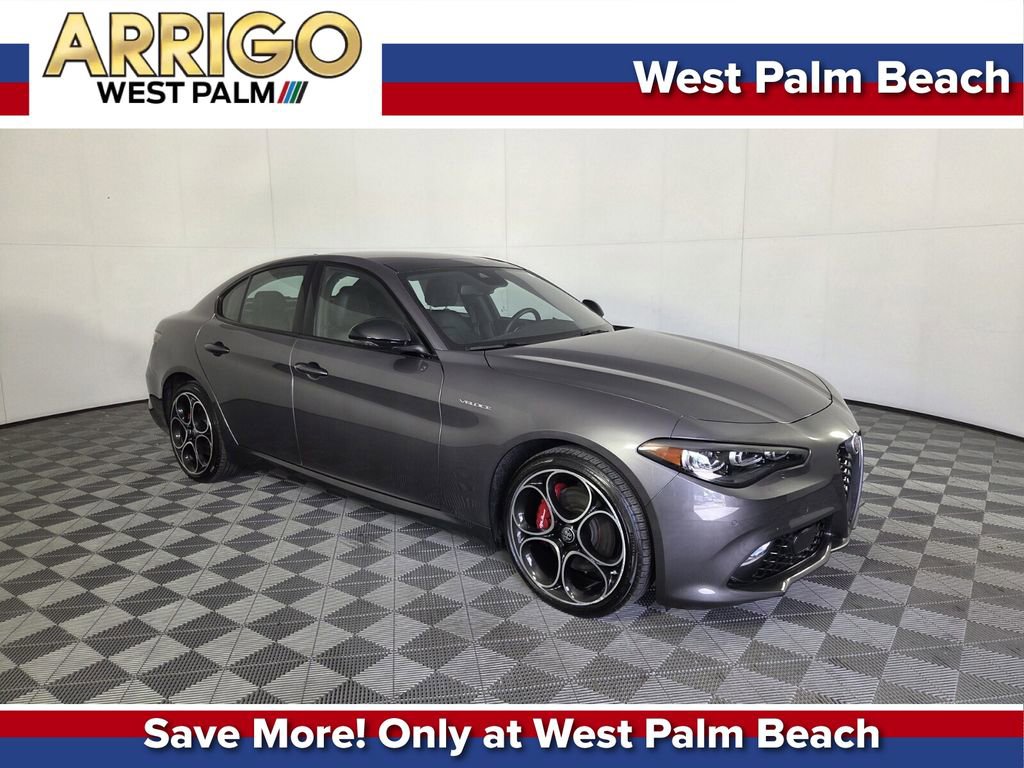 Used 2024 Alfa Romeo Giulia Veloce image 1