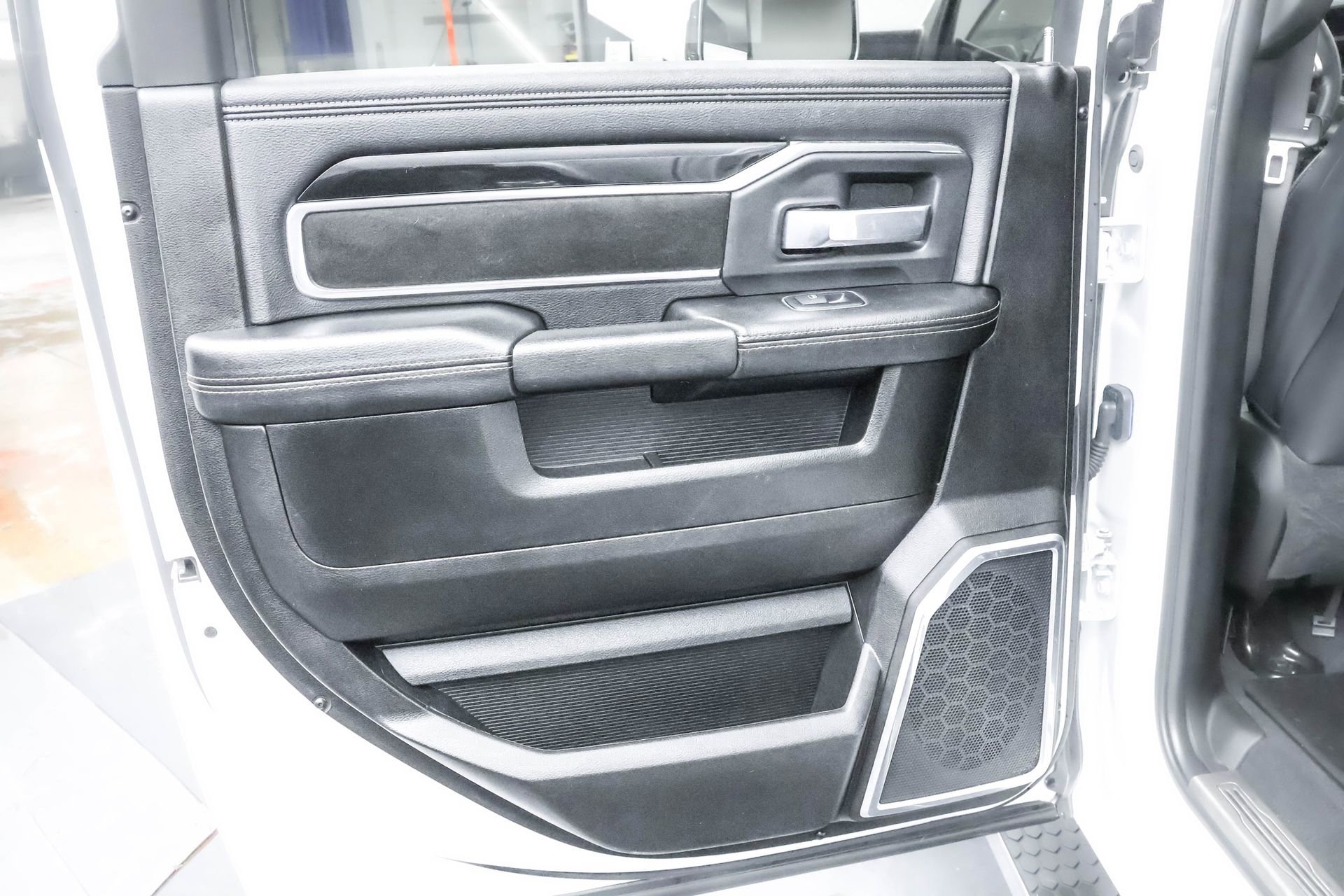 Used 2019 RAM 2500 Laramie image 23