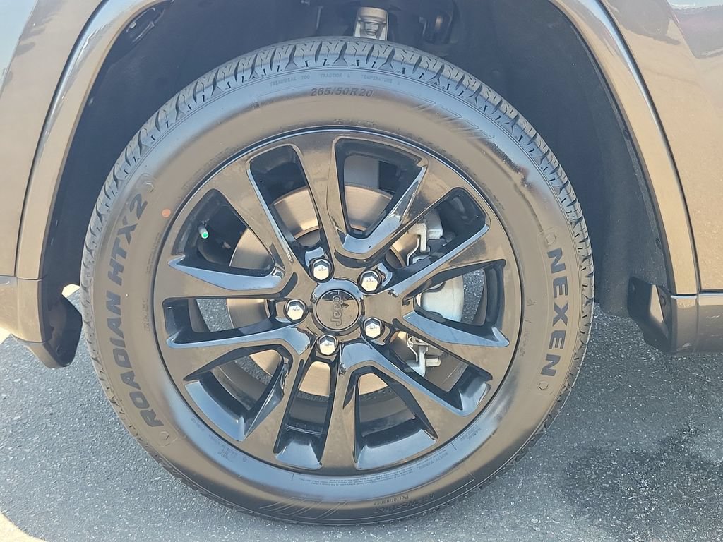 Used 2021 Jeep Grand Cherokee Laredo X AWD/4WD image 32