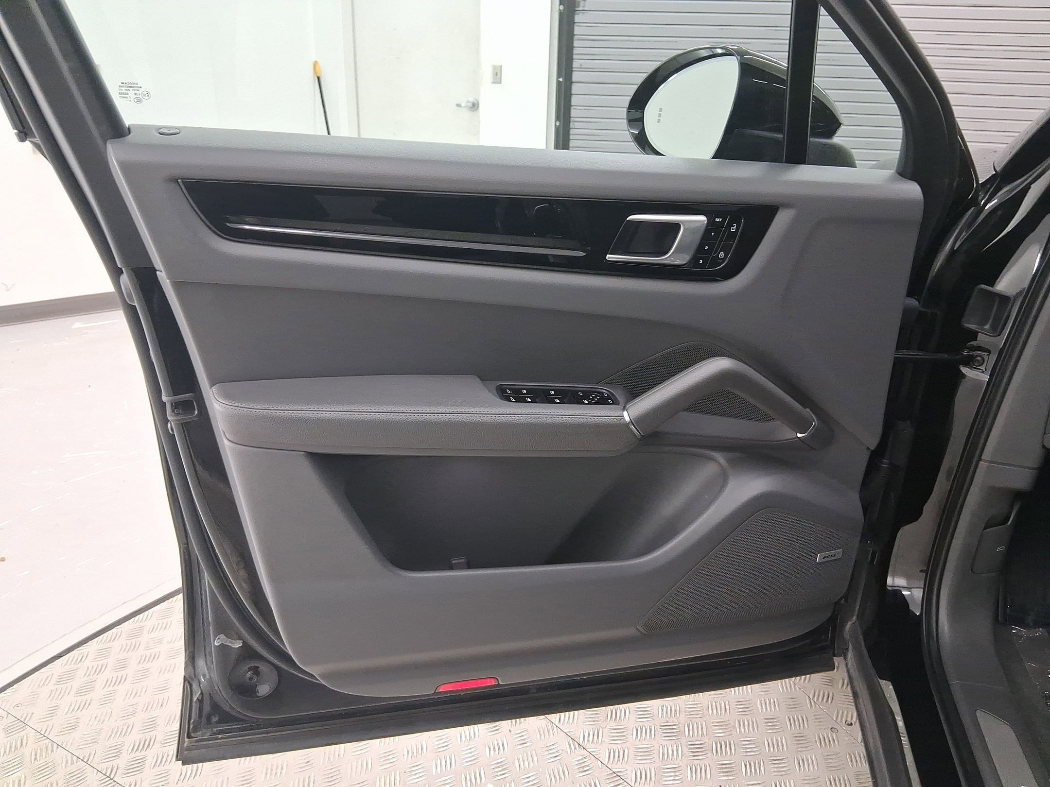 Used 2021 Porsche Cayenne image 14