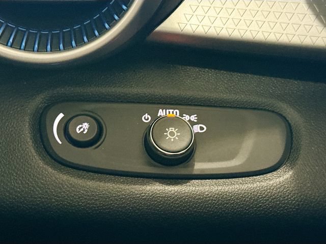 Used 2024 Chevrolet Trax LS w/ LS Convenience Package FWD image 11