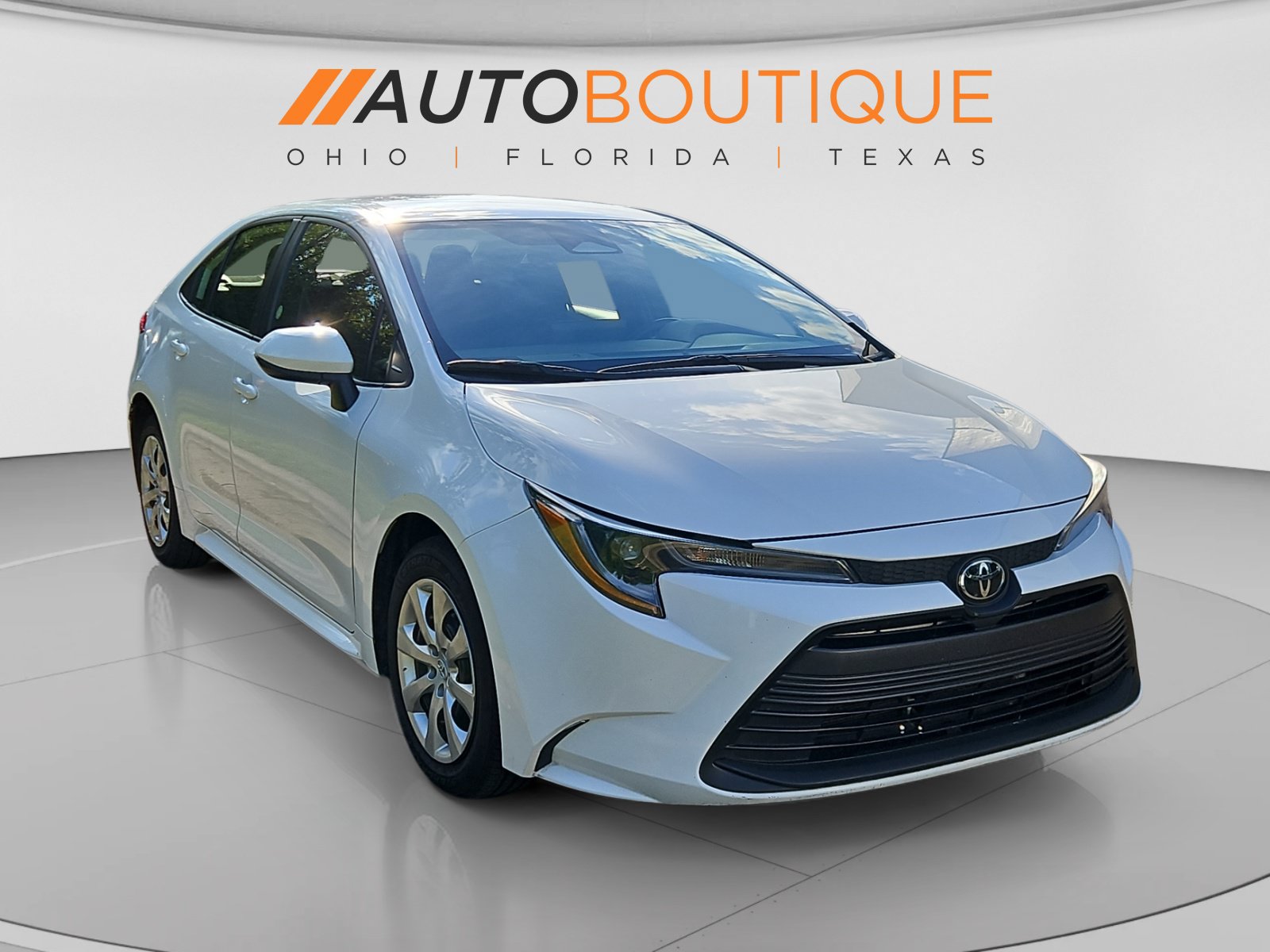 Used 2025 Toyota Corolla LE FWD image 7