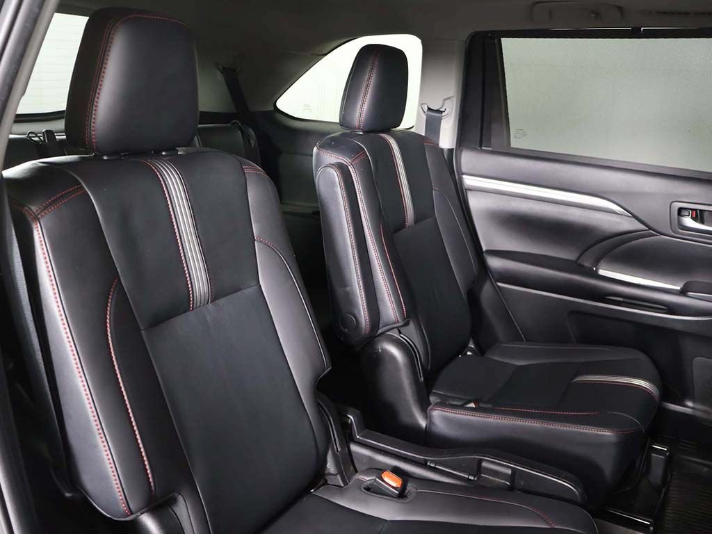 Used 2019 Toyota Highlander SE AWD/4WD image 32