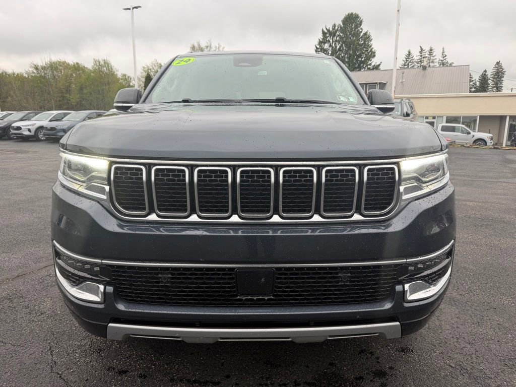 Used 2024 Jeep Wagoneer Series II w/ Flexible Seating Group AWD/4WD image 11