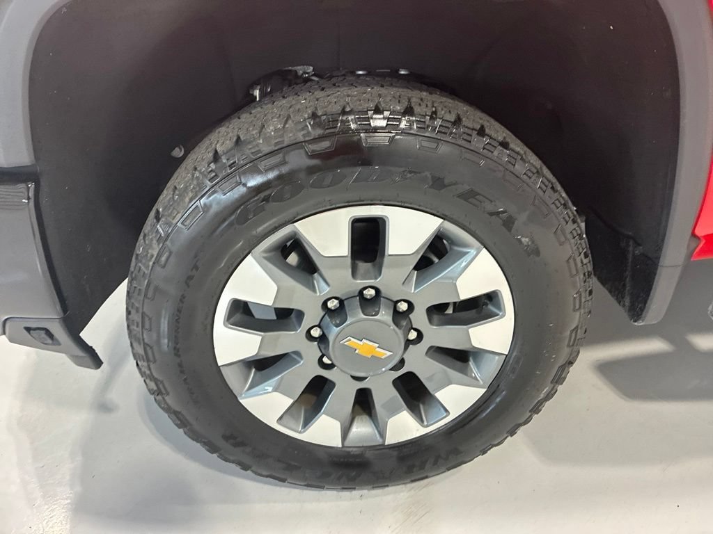 Used 2024 Chevrolet Silverado 2500 Custom w/ Custom Value Package AWD/4WD image 15