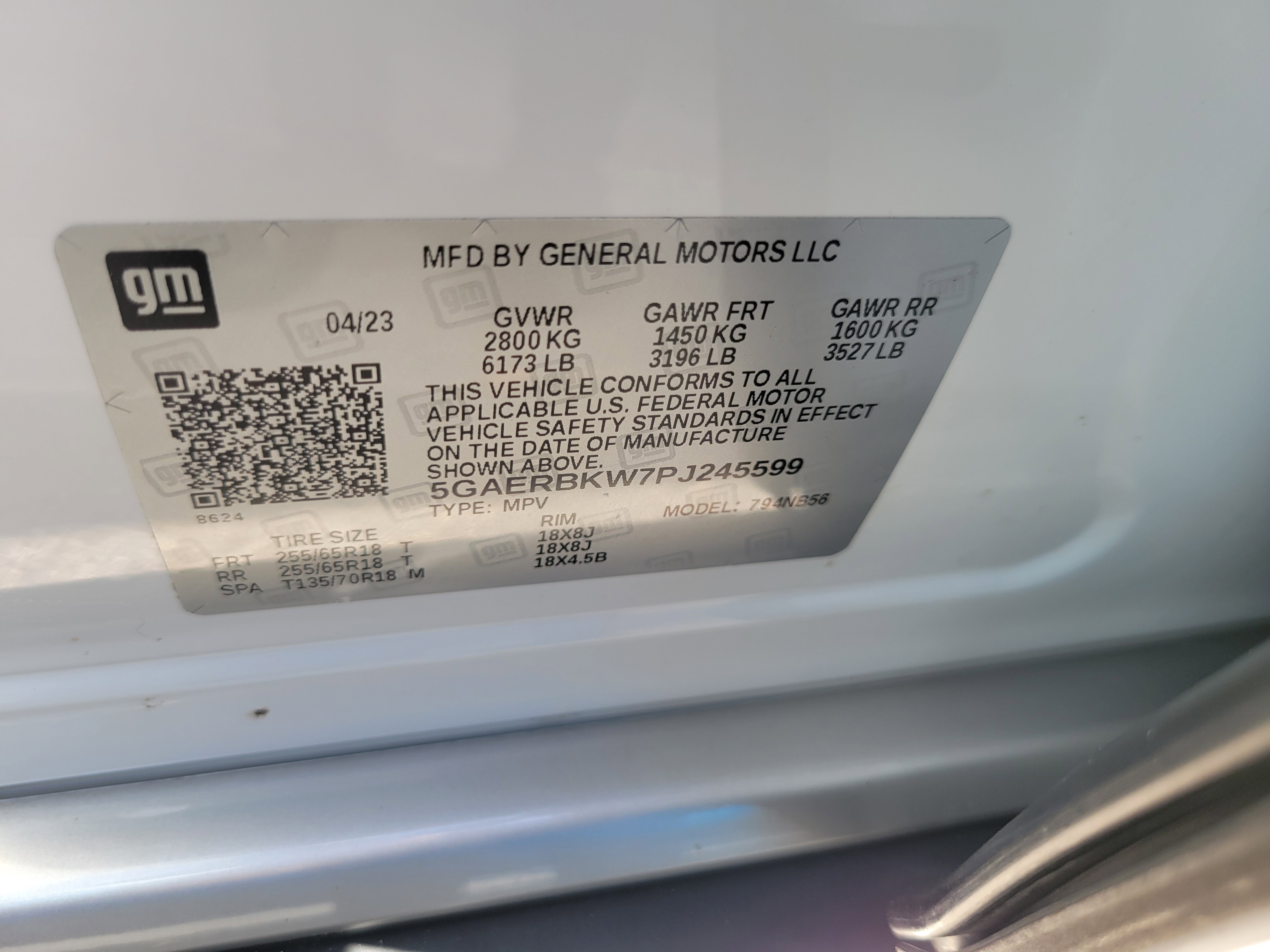 Used 2023 Buick Enclave Essence image 32