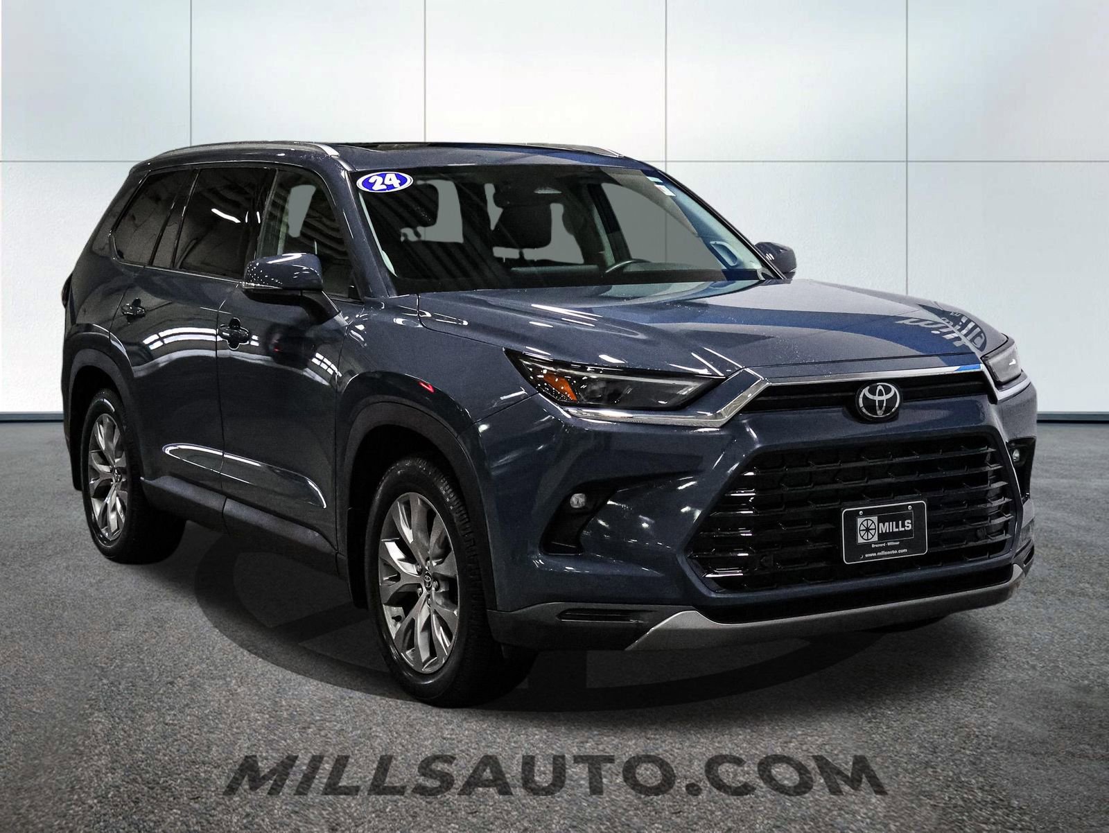 Used 2024 Toyota Grand Highlander Limited image 11