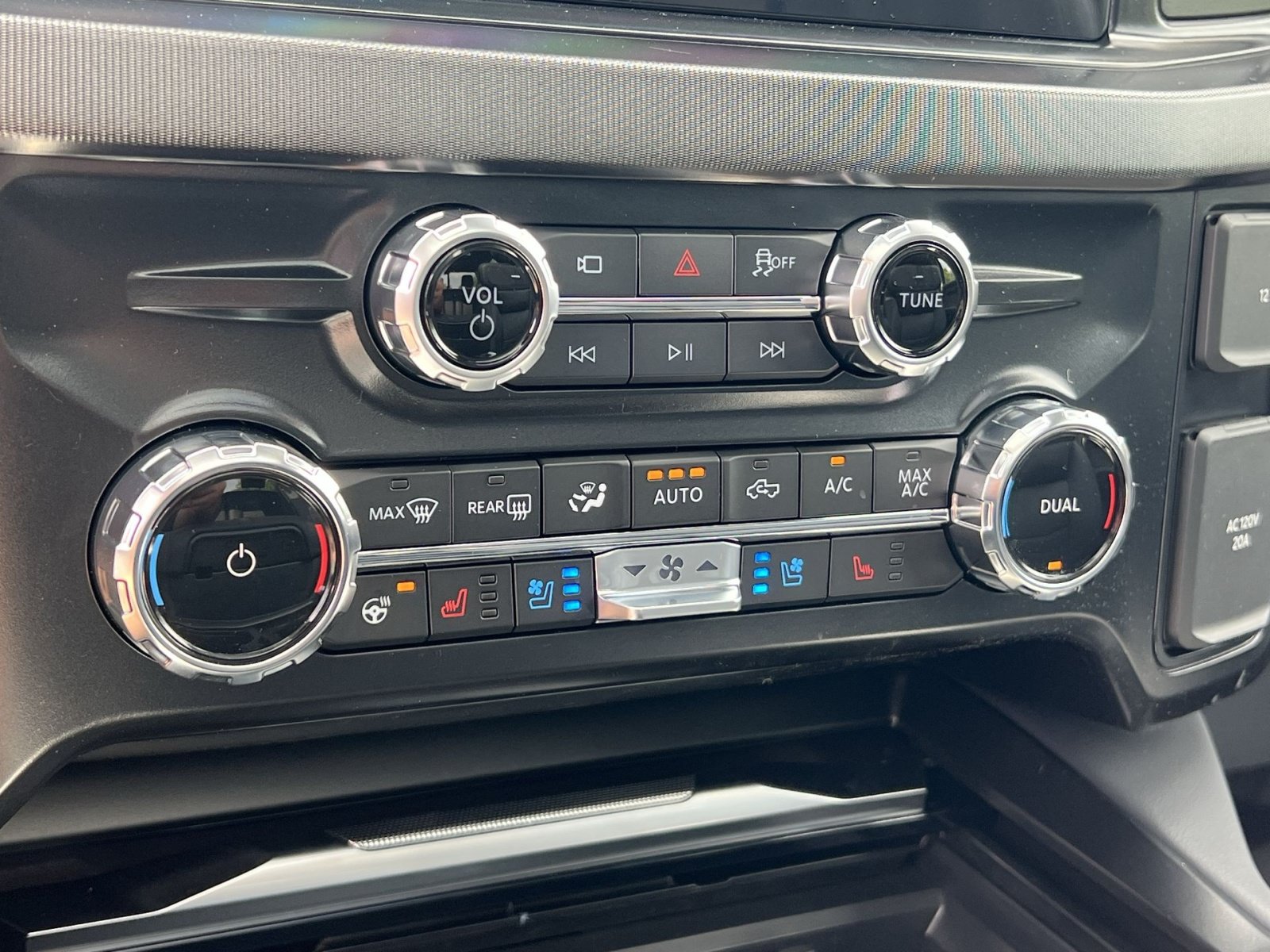 New 2026 Ford F450 Platinum AWD/4WD image 21