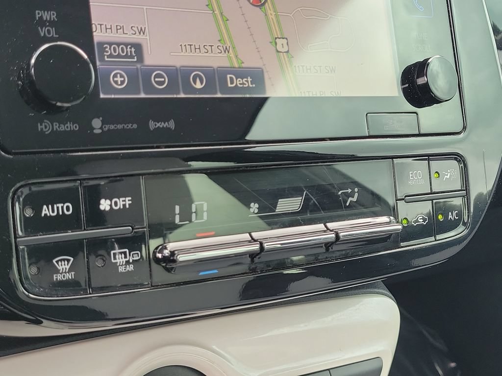 Used 2017 Toyota Prius Four FWD image 17