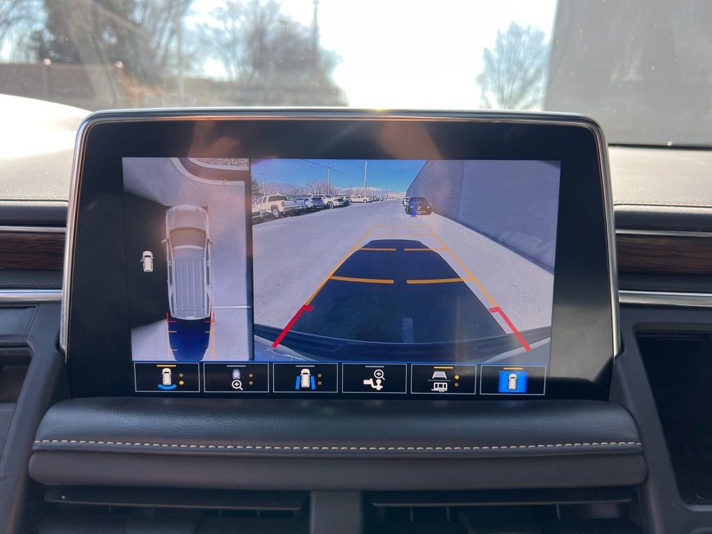 Used 2021 Chevrolet Tahoe Premier w/ Premium Package image 18