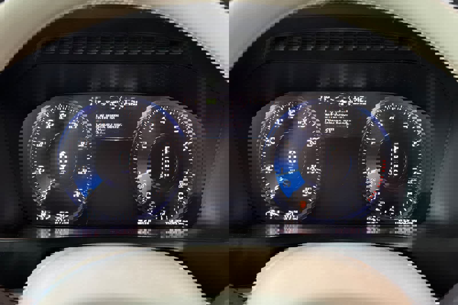 Used 2022 Volvo XC90 T5 Momentum w/ Protection Package image 28