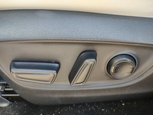 Used 2019 Toyota RAV4 XLE Premium FWD image 28
