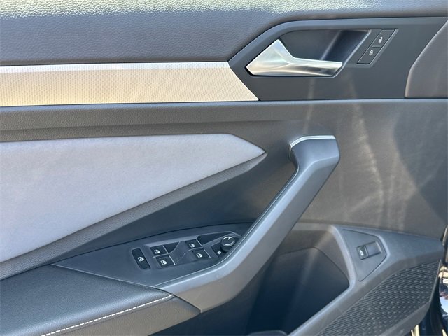 New 2025 Volkswagen Jetta SE image 9