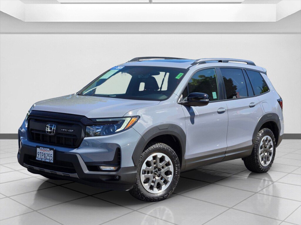 Certified 2025 Honda Passport TrailSport image 9
