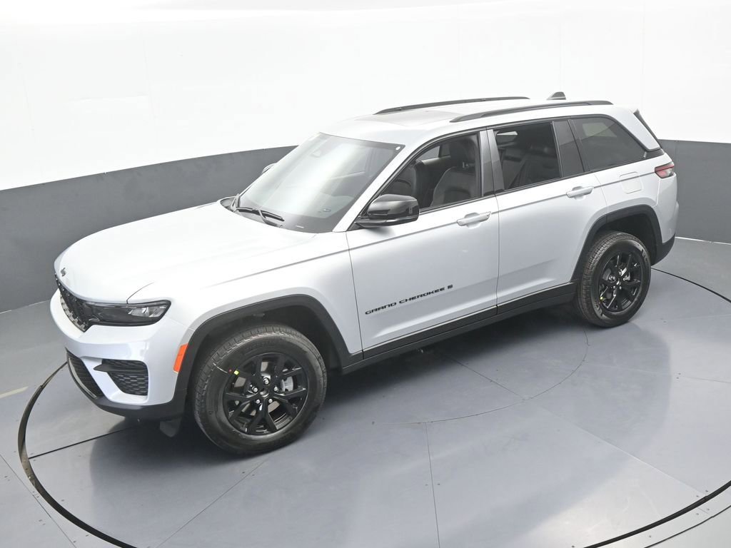New 2025 Jeep Grand Cherokee Altitude image 41
