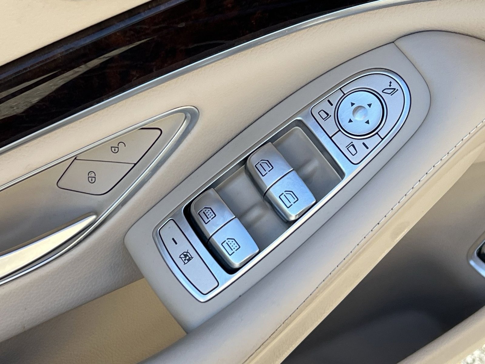 Certified 2020 Mercedes-Benz S 560 4MATIC Sedan image 13